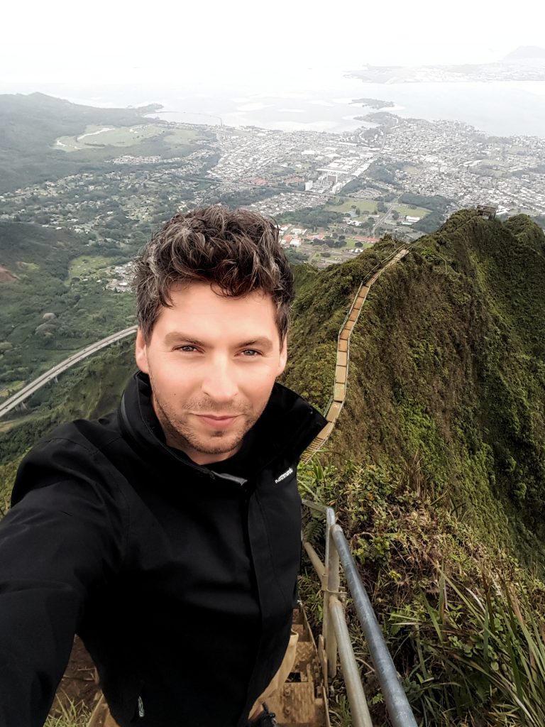 getting to the top of the haiku stairs