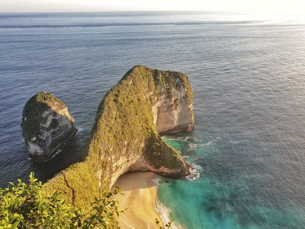 clinging beach, Nusa Penida, Indonesia