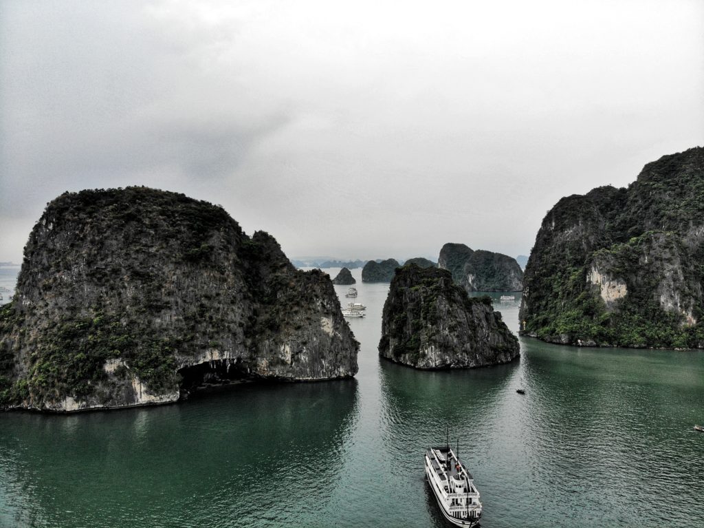 Paradise Luxury Cruise, Ha Long Bay, Vietnam