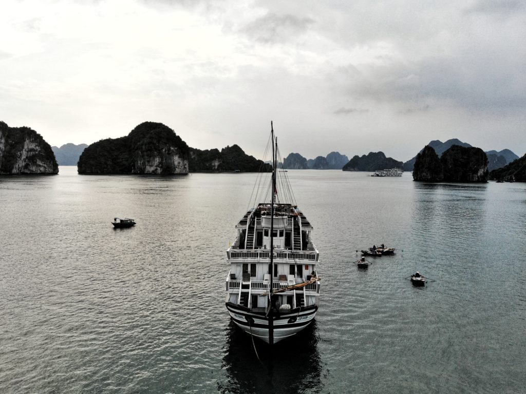 Paradise Luxury Cruise, Ha Long Bay, Vietnam