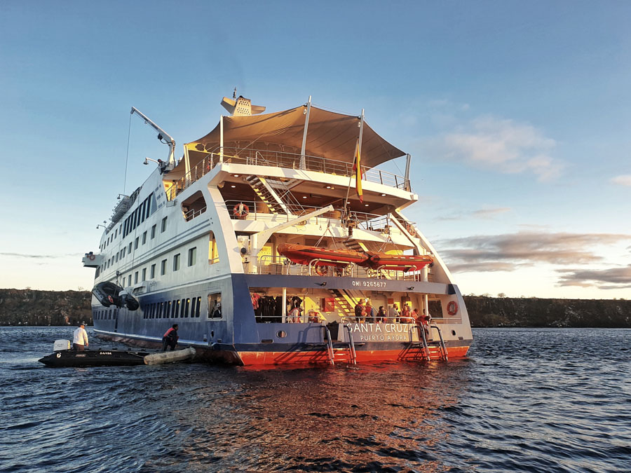 Santa Cruz II Cruise, Galapagos, Metropolitan Tours, Ecuador